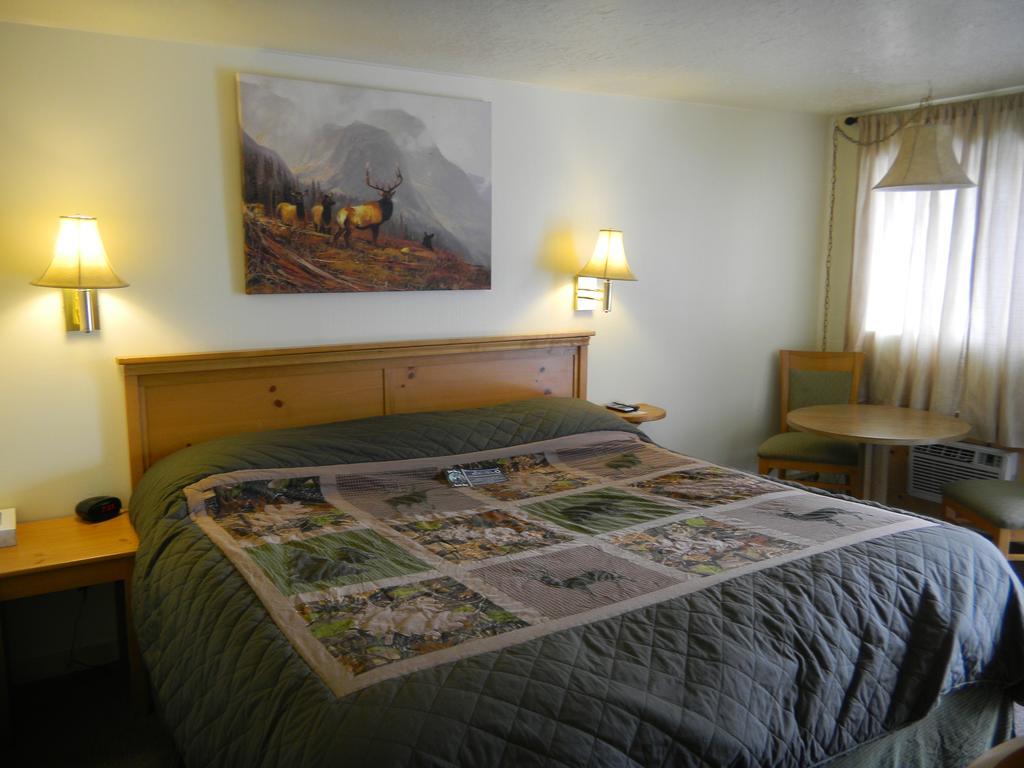 Falls Motel Thompson Falls الغرفة الصورة