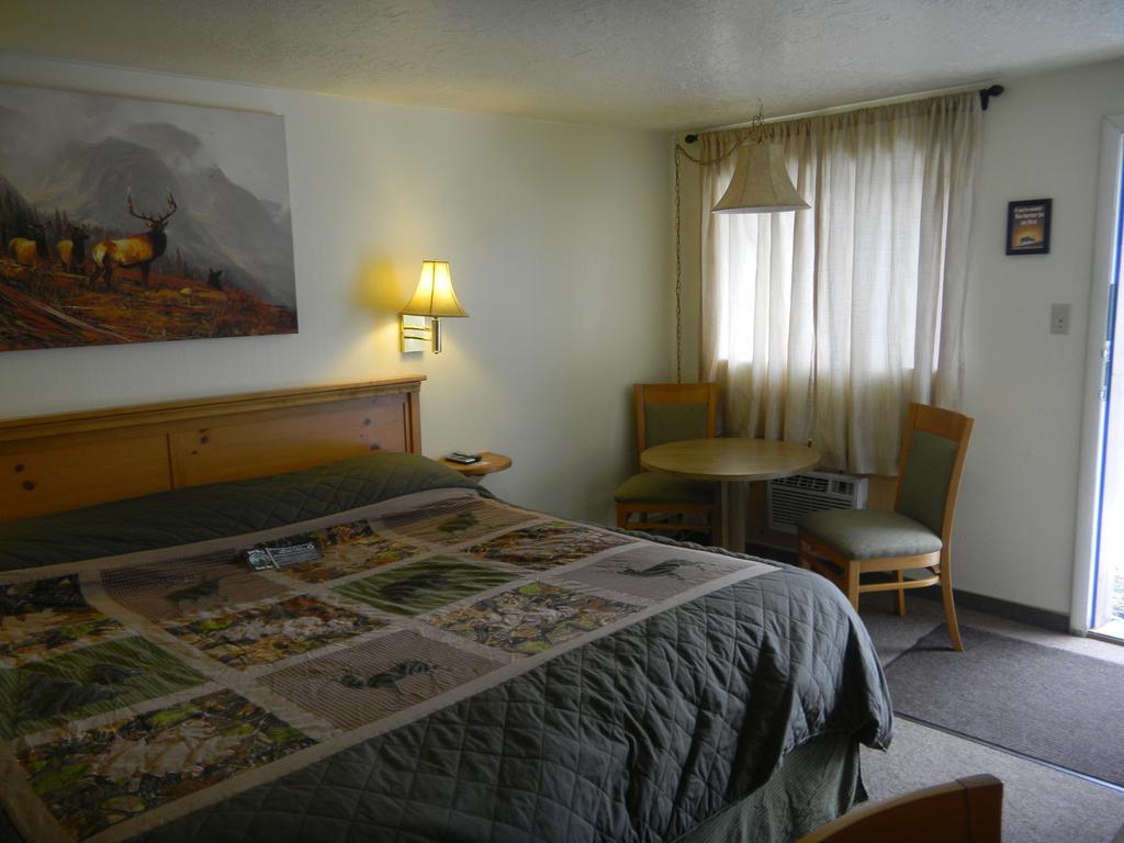 Falls Motel Thompson Falls الغرفة الصورة