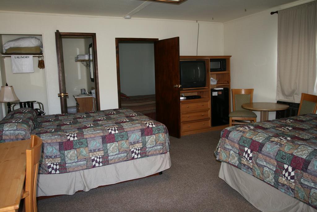 Falls Motel Thompson Falls المظهر الخارجي الصورة