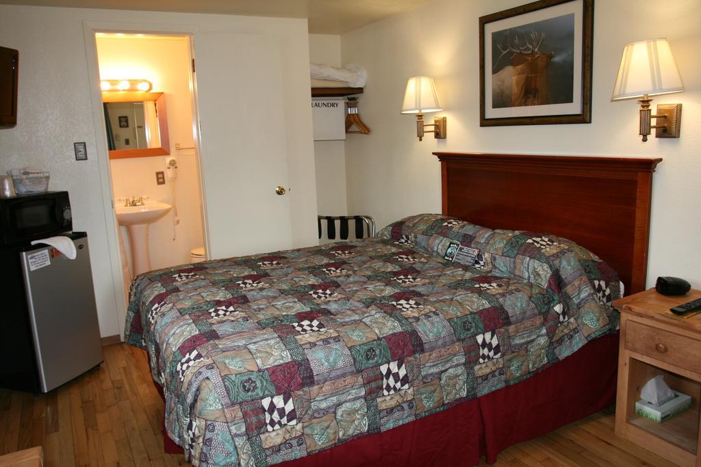 Falls Motel Thompson Falls المظهر الخارجي الصورة