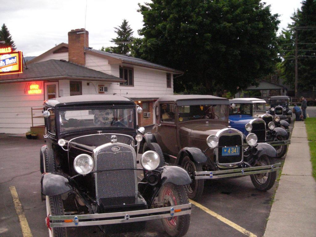 Falls Motel Thompson Falls المظهر الخارجي الصورة