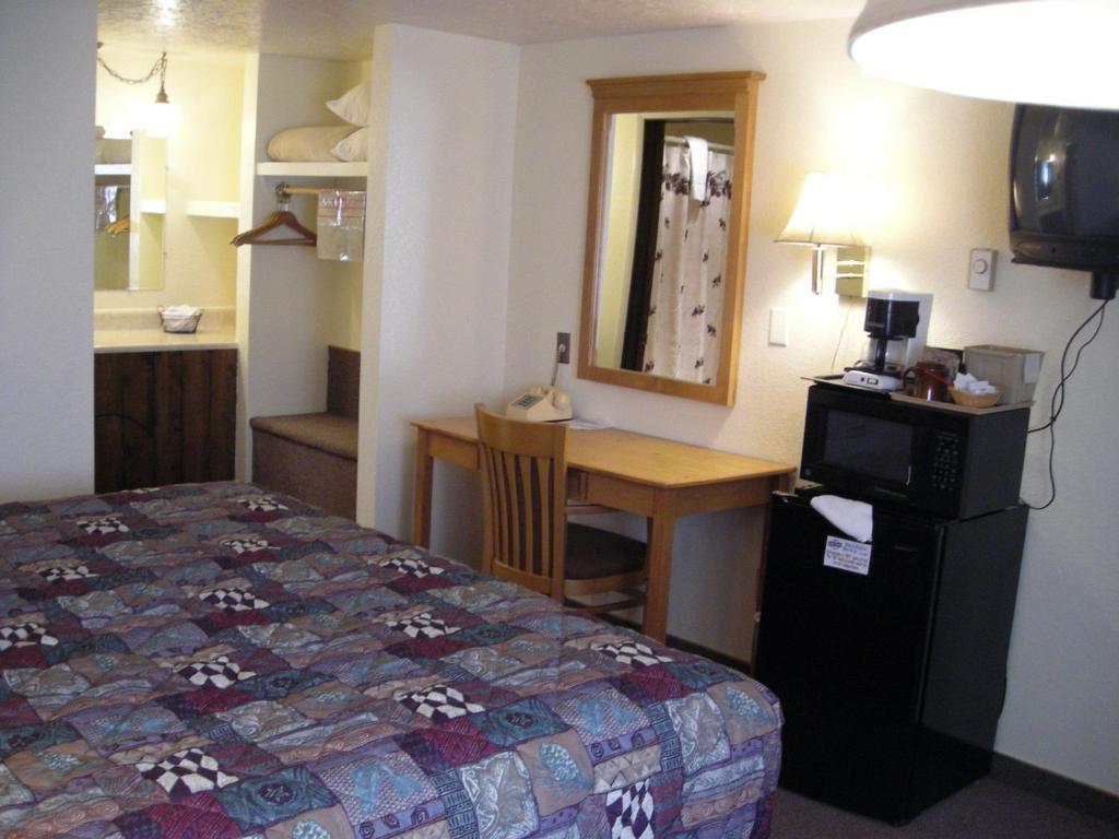 Falls Motel Thompson Falls الغرفة الصورة