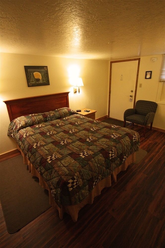 Falls Motel Thompson Falls المظهر الخارجي الصورة
