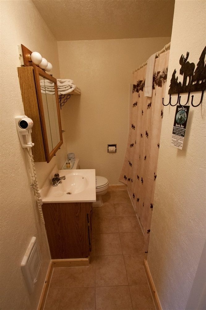 Falls Motel Thompson Falls المظهر الخارجي الصورة