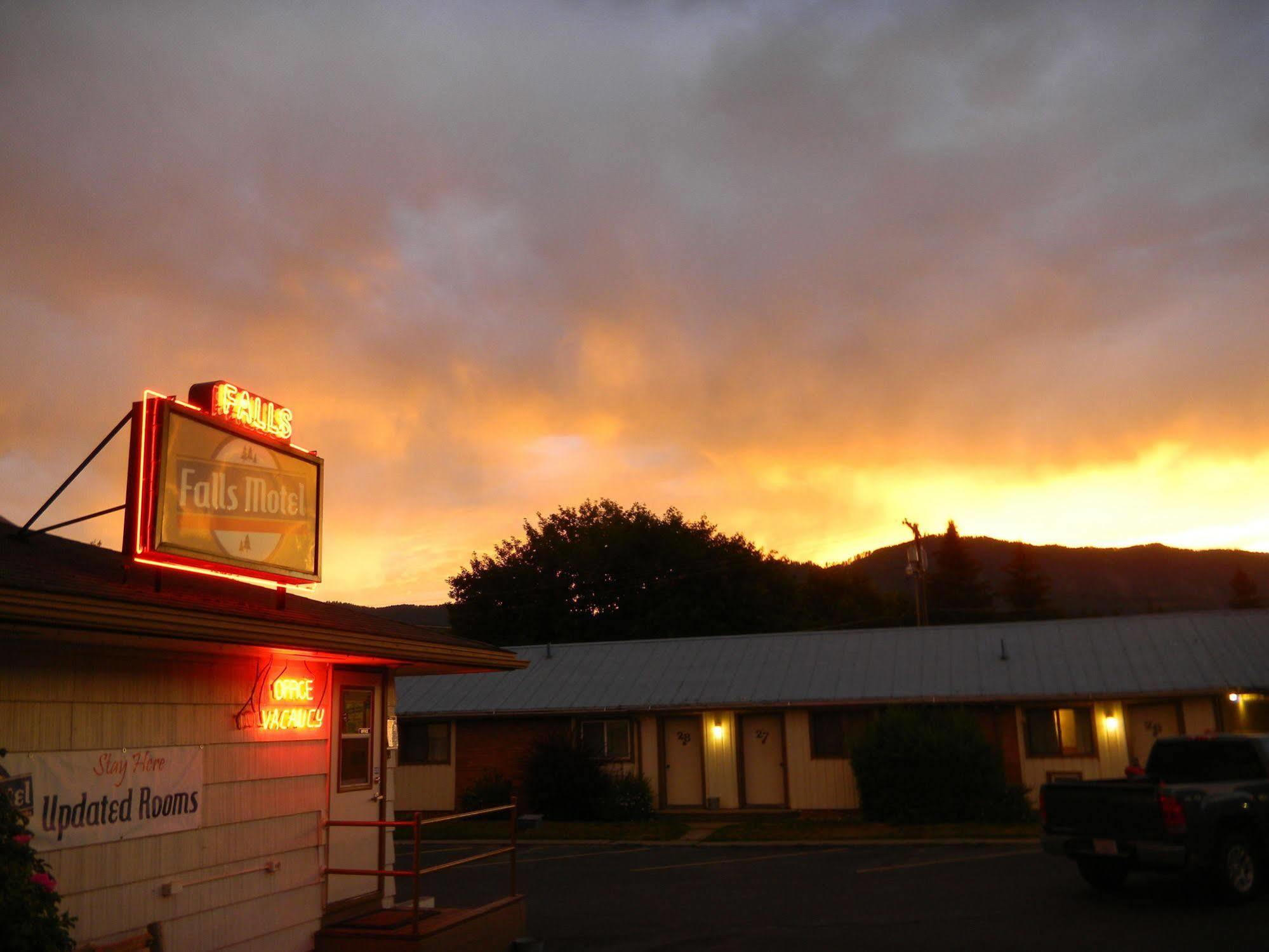 Falls Motel Thompson Falls المظهر الخارجي الصورة