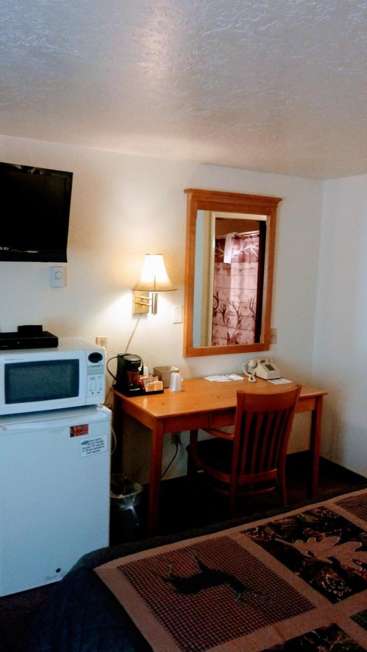 Falls Motel Thompson Falls المظهر الخارجي الصورة