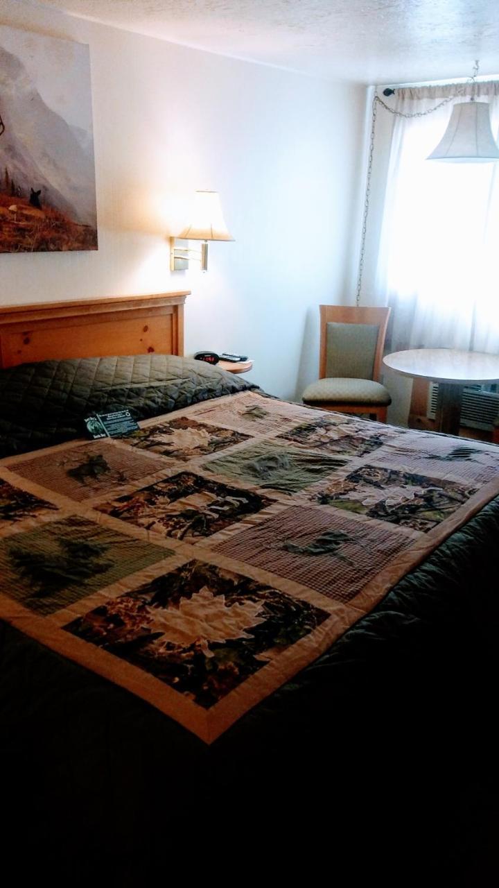 Falls Motel Thompson Falls المظهر الخارجي الصورة